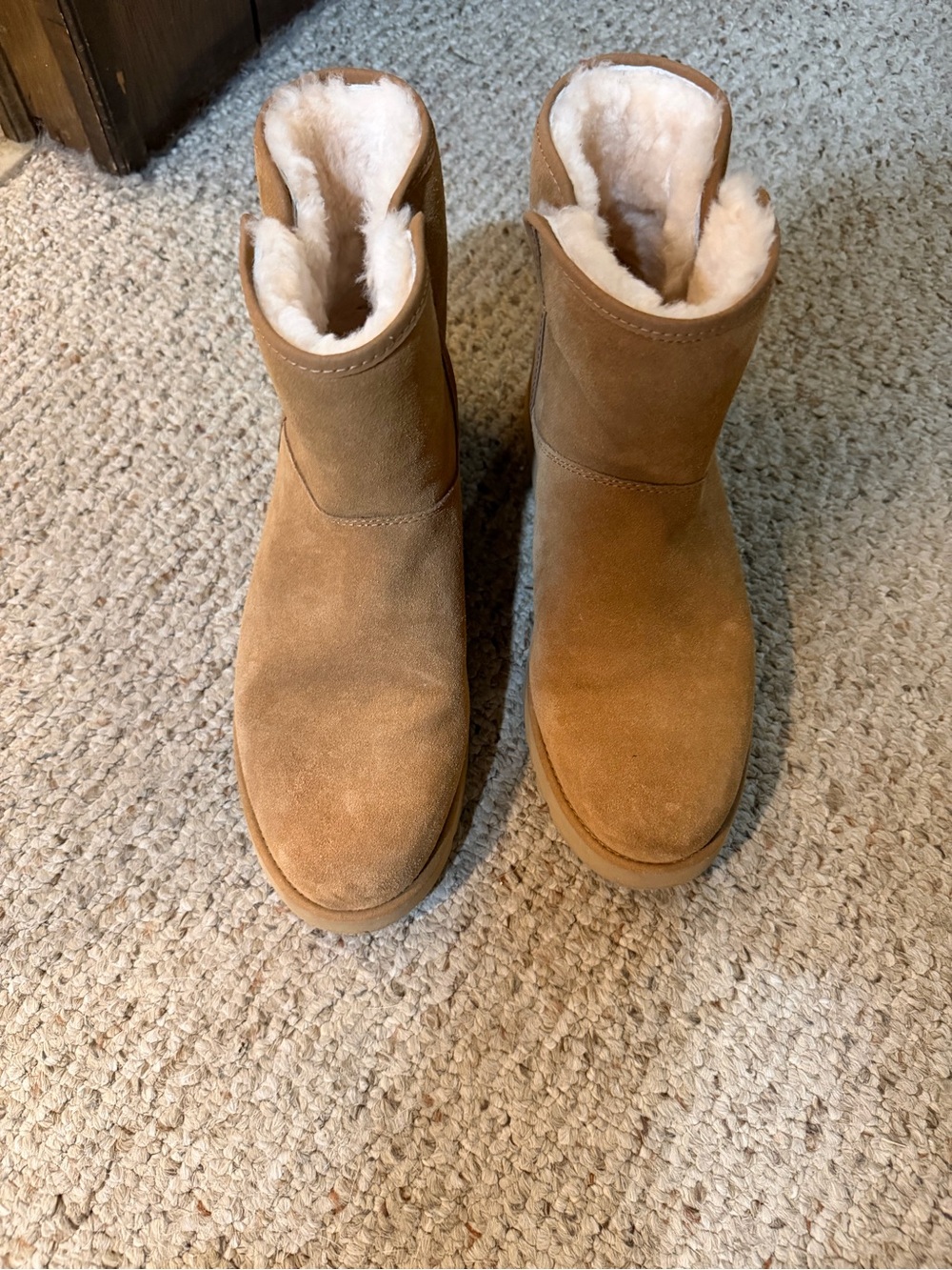 NWOB UGG Cory ll boot